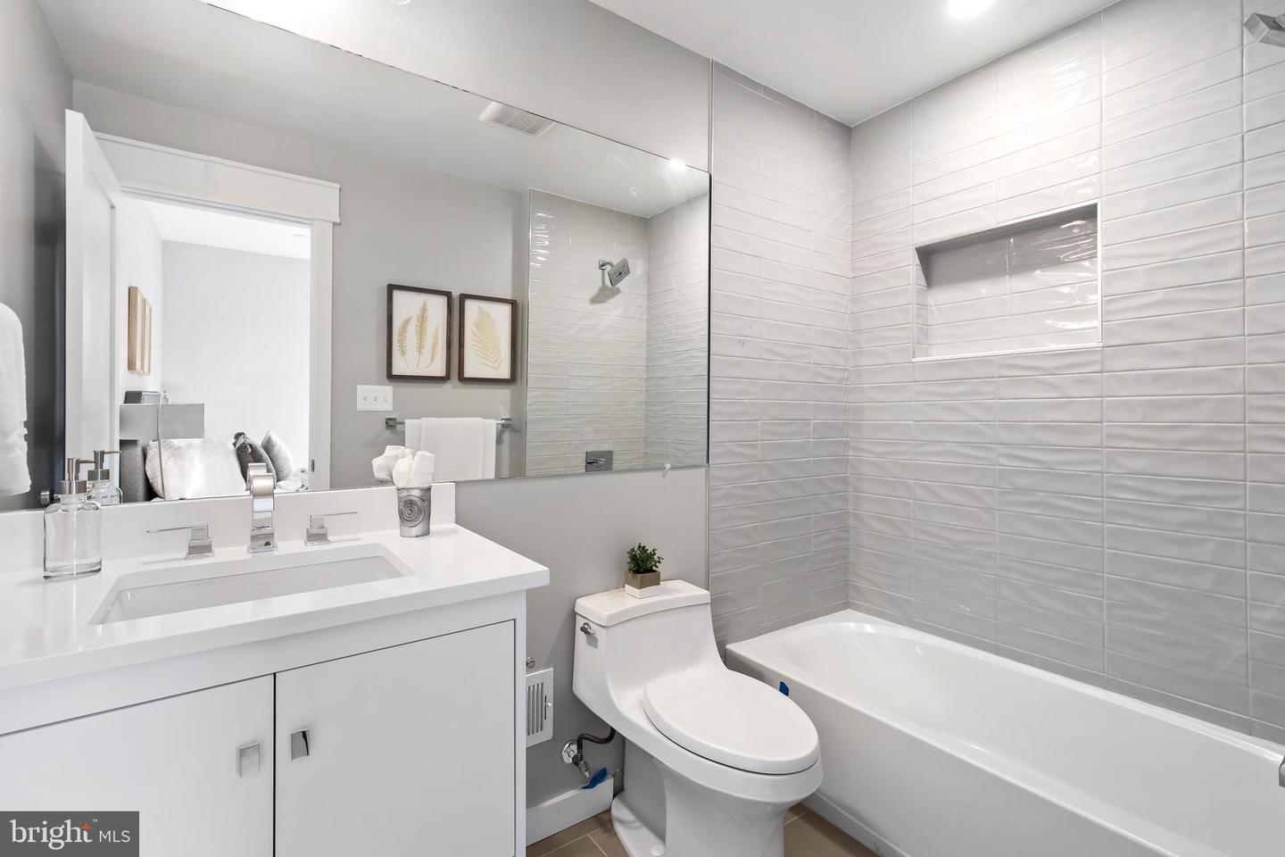 414 D ST SE #A, WASHINGTON, District Of Columbia 20003, 2 Bedrooms Bedrooms, ,2 BathroomsBathrooms,Residential,For sale,414 D ST SE #A,DCDC2204108 MLS # DCDC2204108
