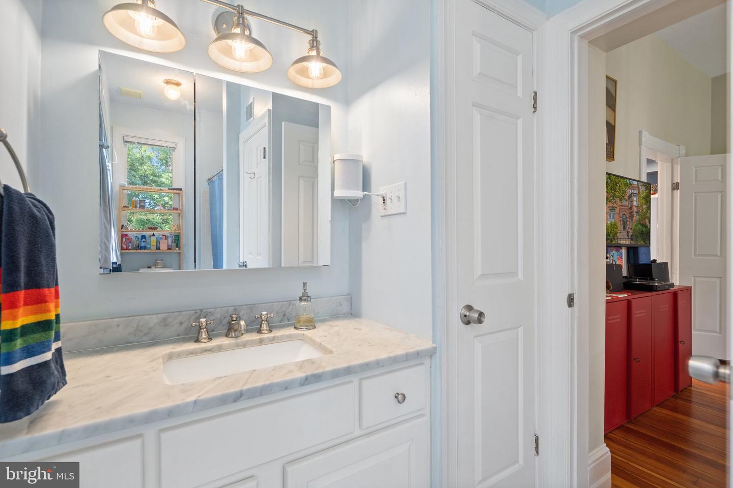 408 SEWARD SQ SE #5, WASHINGTON, District Of Columbia 20003, 1 Bedroom Bedrooms, ,1 BathroomBathrooms,Residential,For sale,408 SEWARD SQ SE #5,DCDC2204116 MLS # DCDC2204116