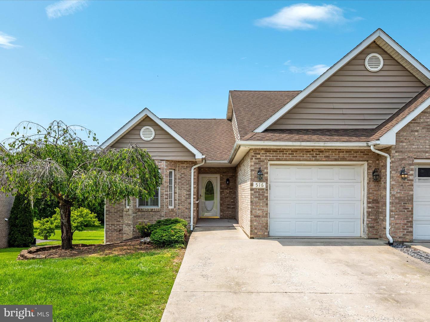 516 S WATER ST, WOODSTOCK, Virginia 22664, 2 Bedrooms Bedrooms, ,2 BathroomsBathrooms,Residential,For sale,516 S WATER ST,VASH2011644 MLS # VASH2011644