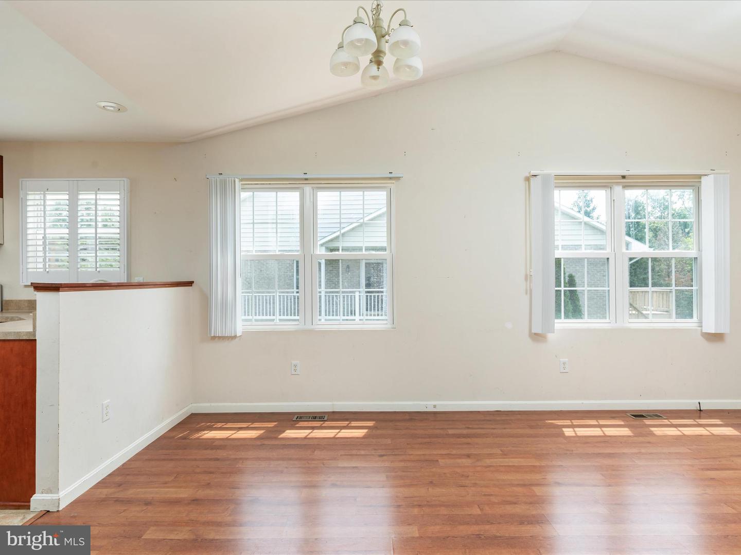 516 S WATER ST, WOODSTOCK, Virginia 22664, 2 Bedrooms Bedrooms, ,2 BathroomsBathrooms,Residential,For sale,516 S WATER ST,VASH2011644 MLS # VASH2011644