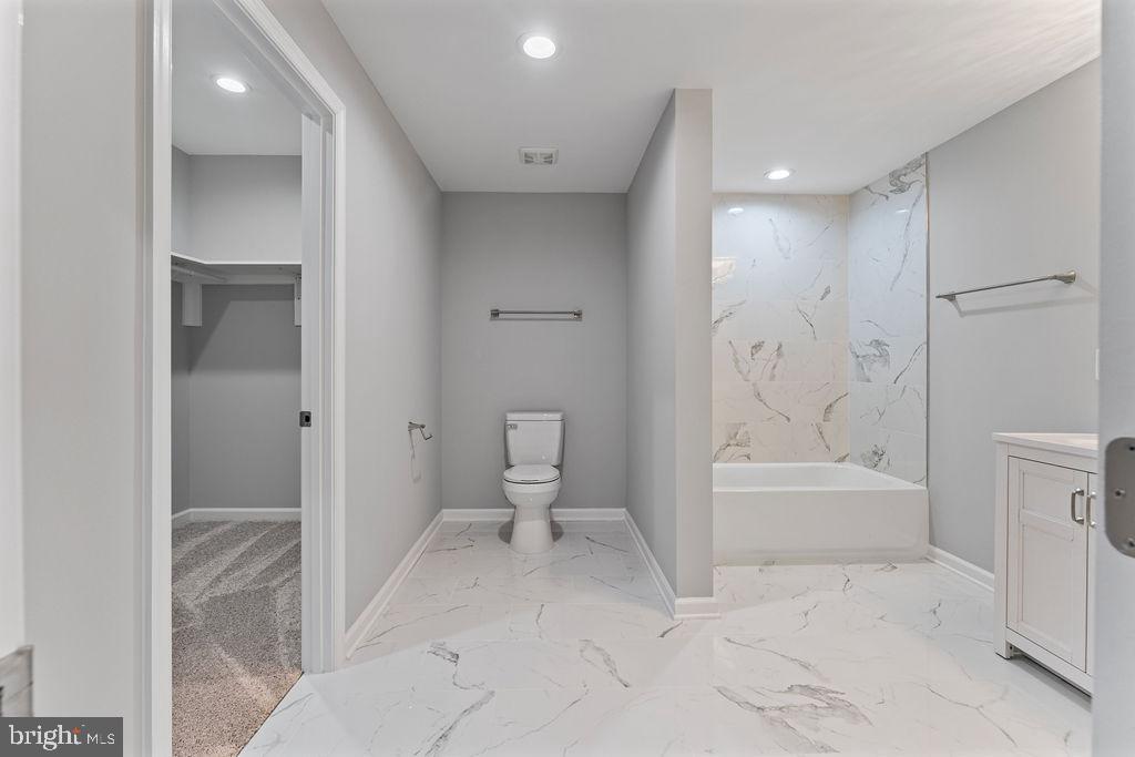 417 OVERLOOK DR, FRONT ROYAL, Virginia 22630, 3 Bedrooms Bedrooms, 7 Rooms Rooms,3 BathroomsBathrooms,Residential,For sale,417 OVERLOOK DR,VAWR2011378 MLS # VAWR2011378