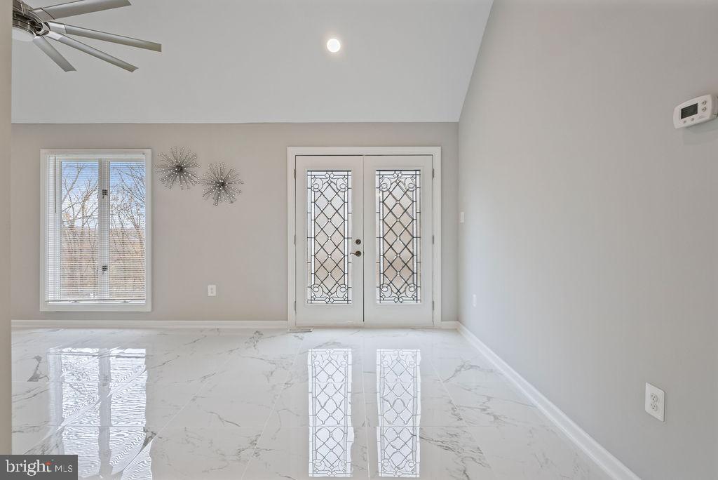 417 OVERLOOK DR, FRONT ROYAL, Virginia 22630, 3 Bedrooms Bedrooms, 7 Rooms Rooms,3 BathroomsBathrooms,Residential,For sale,417 OVERLOOK DR,VAWR2011378 MLS # VAWR2011378