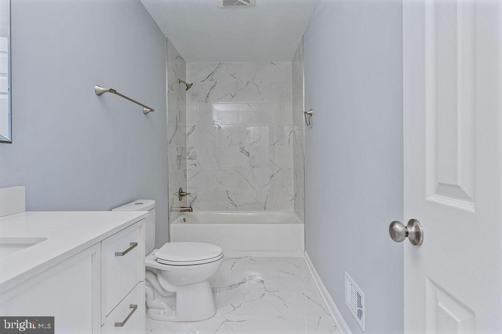 417 OVERLOOK DR, FRONT ROYAL, Virginia 22630, 3 Bedrooms Bedrooms, 7 Rooms Rooms,3 BathroomsBathrooms,Residential,For sale,417 OVERLOOK DR,VAWR2011378 MLS # VAWR2011378
