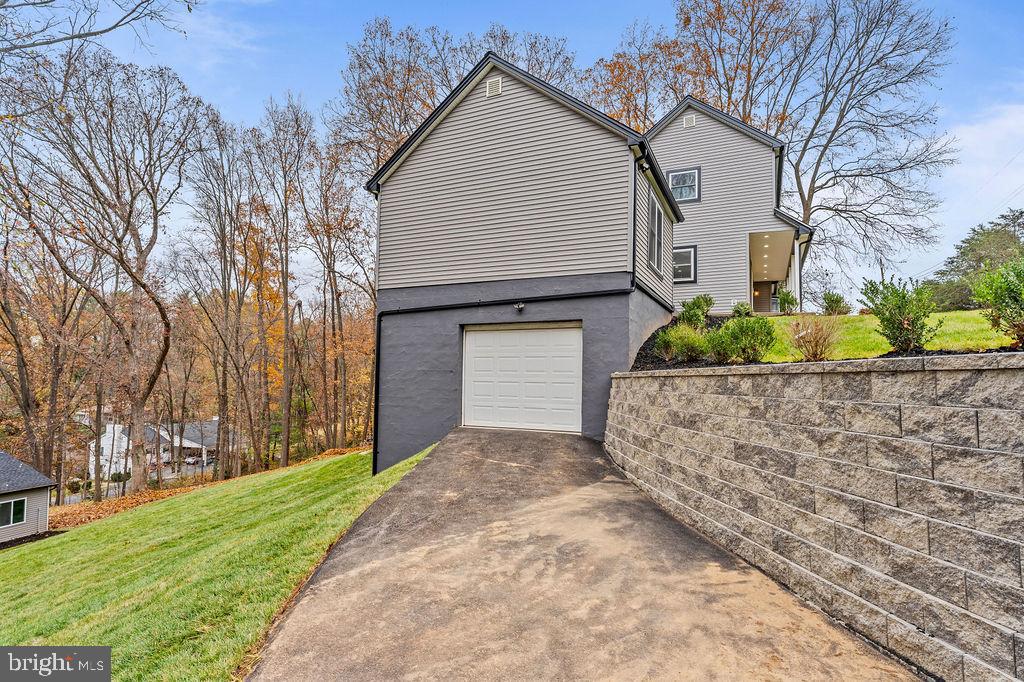 417 OVERLOOK DR, FRONT ROYAL, Virginia 22630, 3 Bedrooms Bedrooms, 7 Rooms Rooms,3 BathroomsBathrooms,Residential,For sale,417 OVERLOOK DR,VAWR2011378 MLS # VAWR2011378