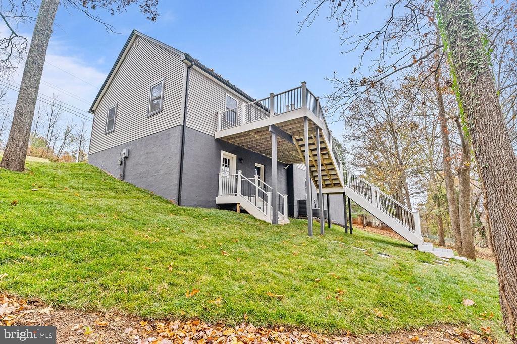 417 OVERLOOK DR, FRONT ROYAL, Virginia 22630, 3 Bedrooms Bedrooms, 7 Rooms Rooms,3 BathroomsBathrooms,Residential,For sale,417 OVERLOOK DR,VAWR2011378 MLS # VAWR2011378