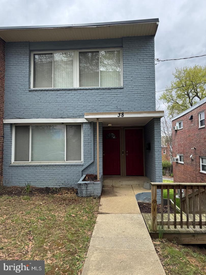 38 VARNUM ST NE, WASHINGTON, District Of Columbia 20011, 2 Bedrooms Bedrooms, ,3 BathroomsBathrooms,Residential,For sale,38 VARNUM ST NE,DCDC2204162 MLS # DCDC2204162