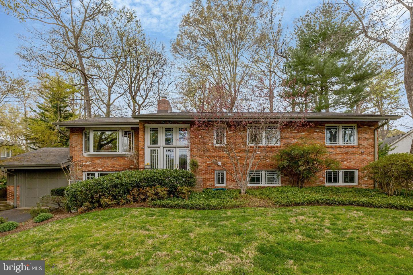1504 WOODACRE DR, MCLEAN, Virginia 22101, 6 Bedrooms Bedrooms, ,3 BathroomsBathrooms,Residential,For sale,1504 WOODACRE DR,VAFX2192038 MLS # VAFX2192038