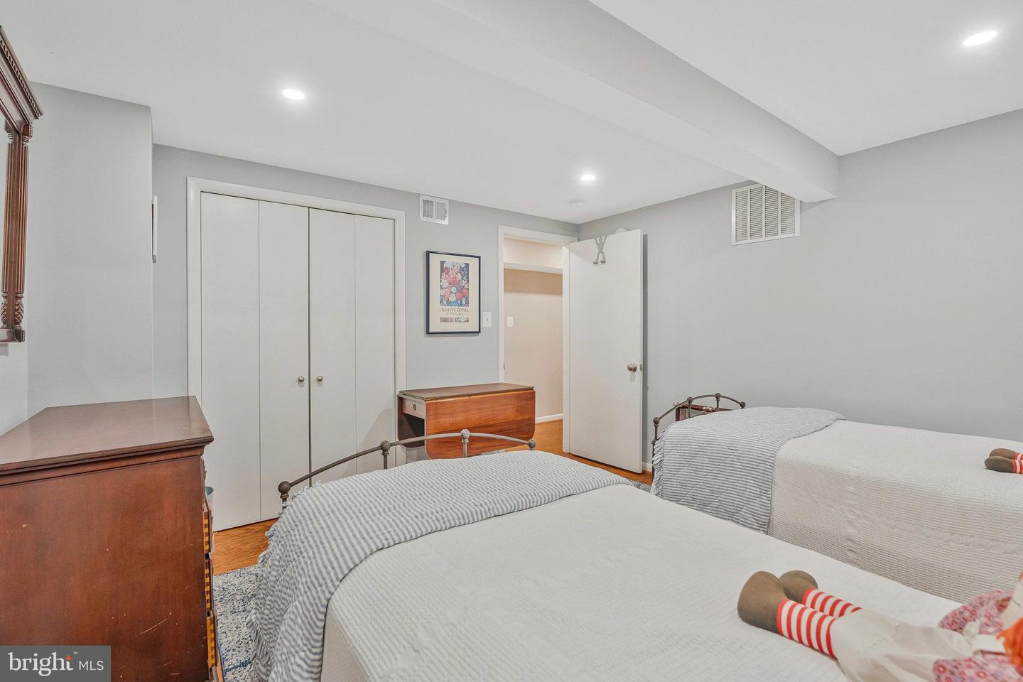 1504 WOODACRE DR, MCLEAN, Virginia 22101, 6 Bedrooms Bedrooms, ,3 BathroomsBathrooms,Residential,For sale,1504 WOODACRE DR,VAFX2192038 MLS # VAFX2192038