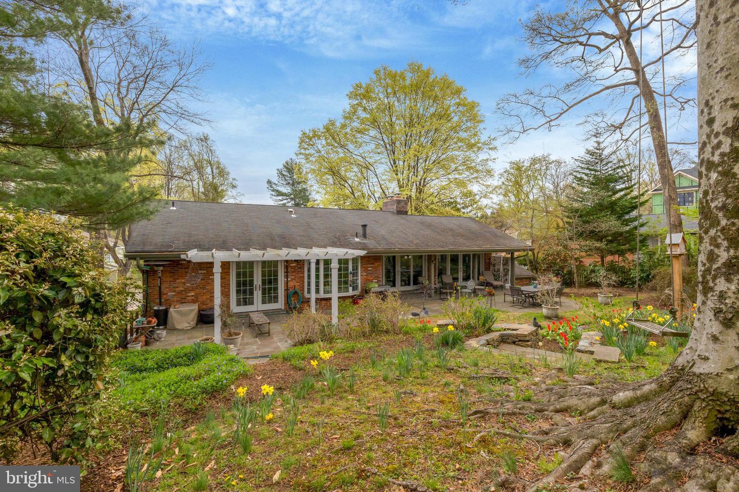 1504 WOODACRE DR, MCLEAN, Virginia 22101, 6 Bedrooms Bedrooms, ,3 BathroomsBathrooms,Residential,For sale,1504 WOODACRE DR,VAFX2192038 MLS # VAFX2192038