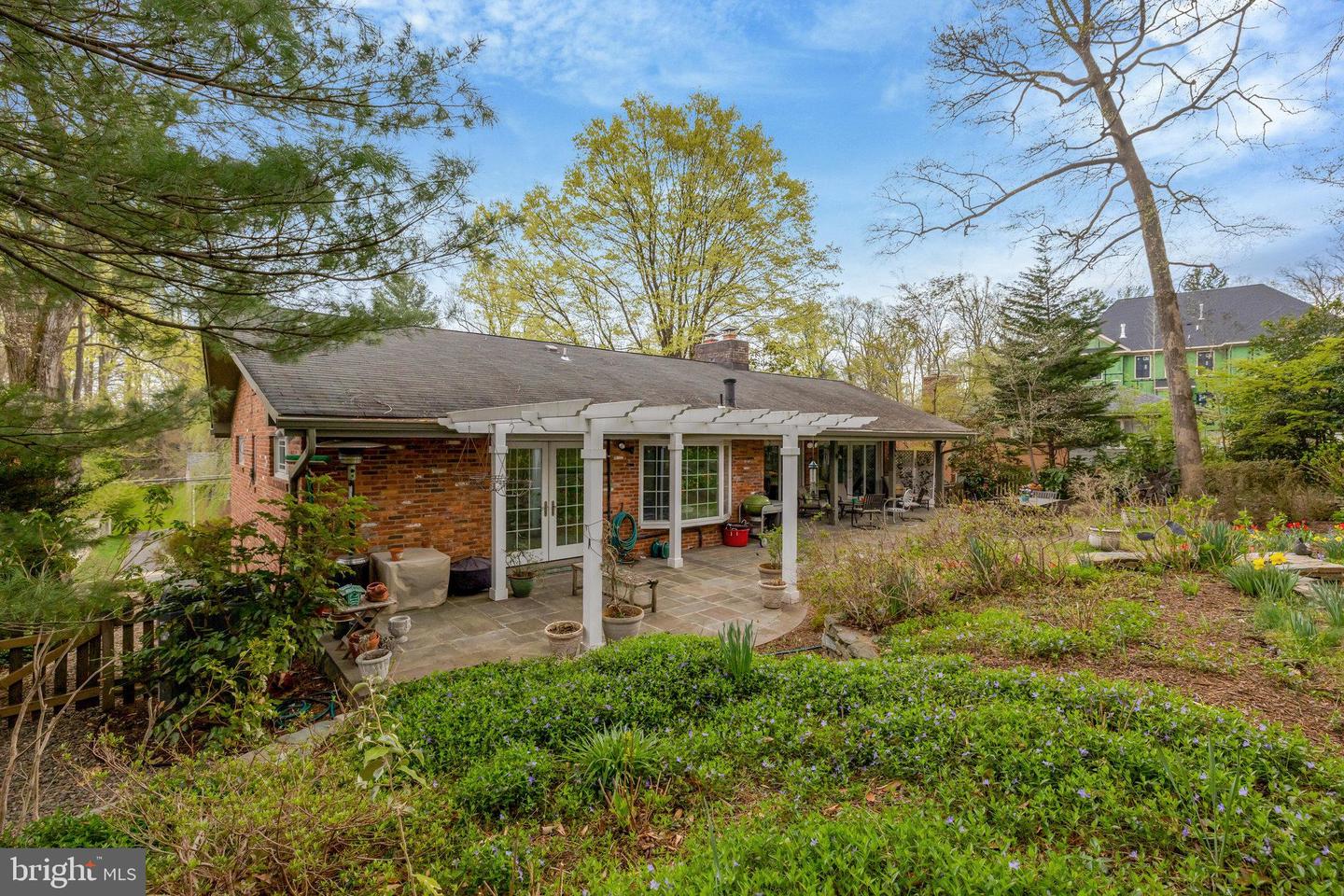 1504 WOODACRE DR, MCLEAN, Virginia 22101, 6 Bedrooms Bedrooms, ,3 BathroomsBathrooms,Residential,For sale,1504 WOODACRE DR,VAFX2192038 MLS # VAFX2192038