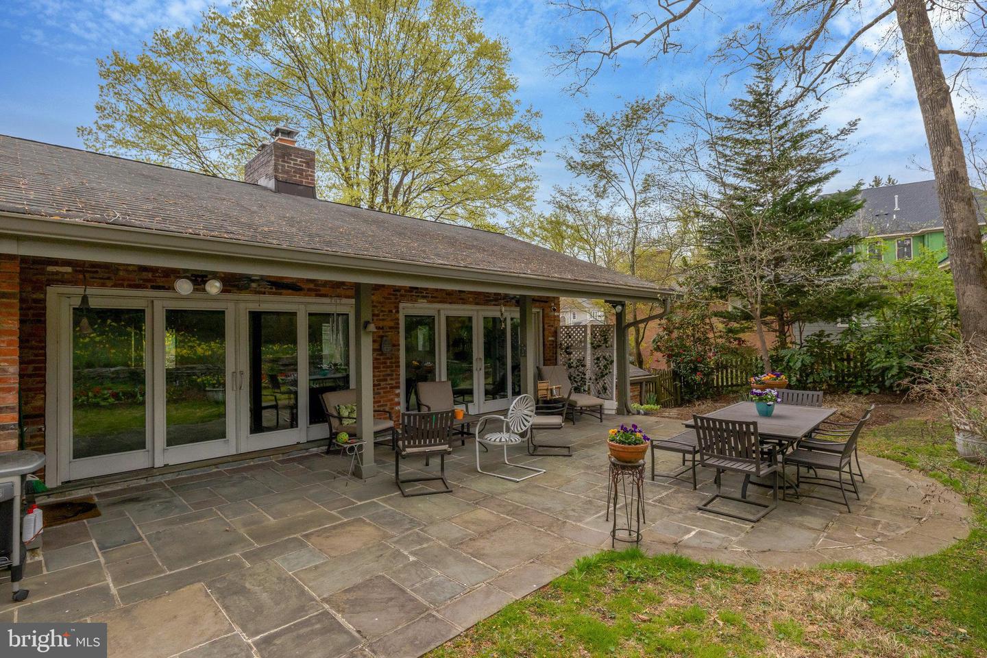 1504 WOODACRE DR, MCLEAN, Virginia 22101, 6 Bedrooms Bedrooms, ,3 BathroomsBathrooms,Residential,For sale,1504 WOODACRE DR,VAFX2192038 MLS # VAFX2192038