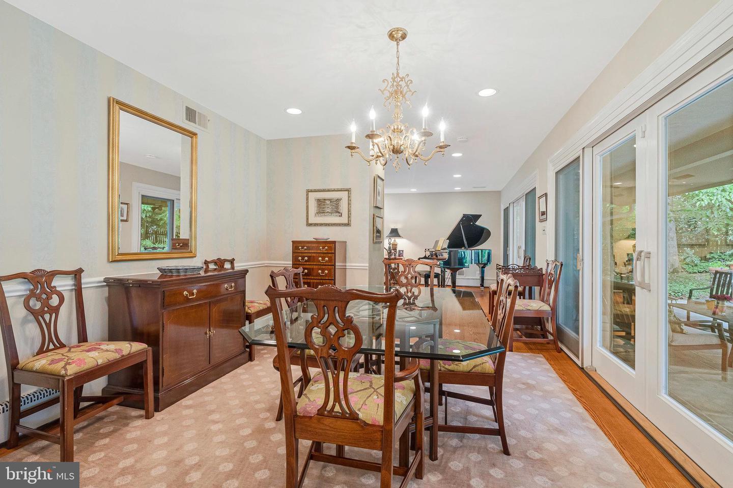 1504 WOODACRE DR, MCLEAN, Virginia 22101, 6 Bedrooms Bedrooms, ,3 BathroomsBathrooms,Residential,For sale,1504 WOODACRE DR,VAFX2192038 MLS # VAFX2192038