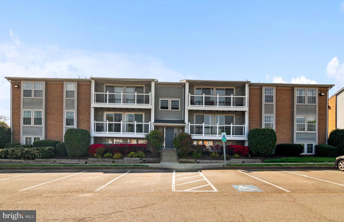 17060 CAPRI LN #201, DUMFRIES, Virginia 22026, 2 Bedrooms Bedrooms, ,2 BathroomsBathrooms,Residential,For sale,17060 CAPRI LN #201,VAPW2085364 MLS # VAPW2085364