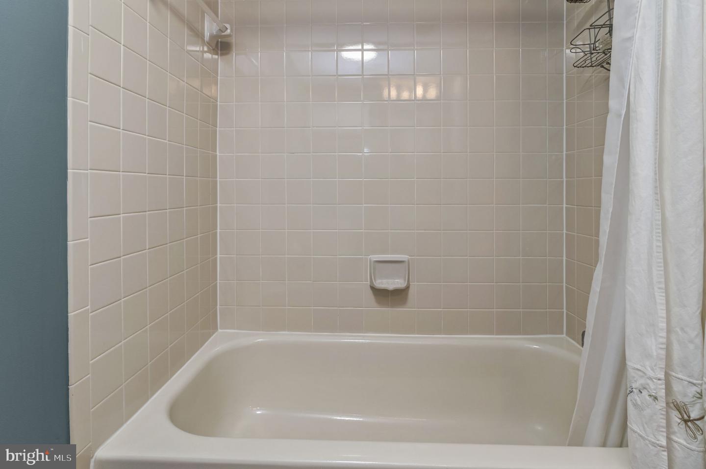 17060 CAPRI LN #201, DUMFRIES, Virginia 22026, 2 Bedrooms Bedrooms, ,2 BathroomsBathrooms,Residential,For sale,17060 CAPRI LN #201,VAPW2085364 MLS # VAPW2085364