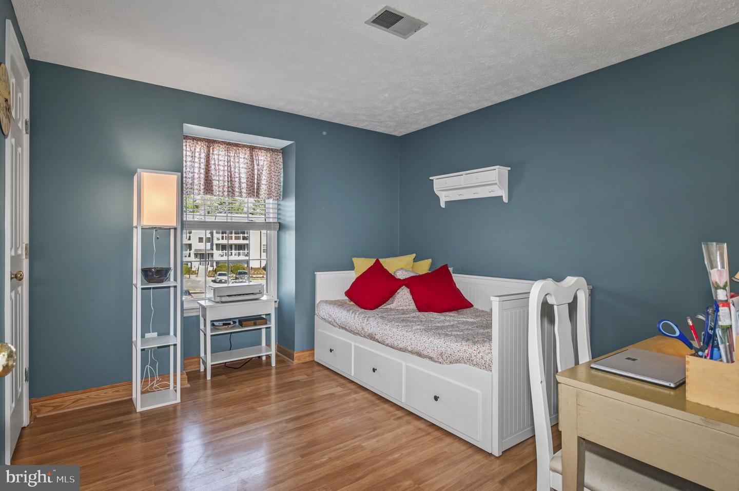 17060 CAPRI LN #201, DUMFRIES, Virginia 22026, 2 Bedrooms Bedrooms, ,2 BathroomsBathrooms,Residential,For sale,17060 CAPRI LN #201,VAPW2085364 MLS # VAPW2085364