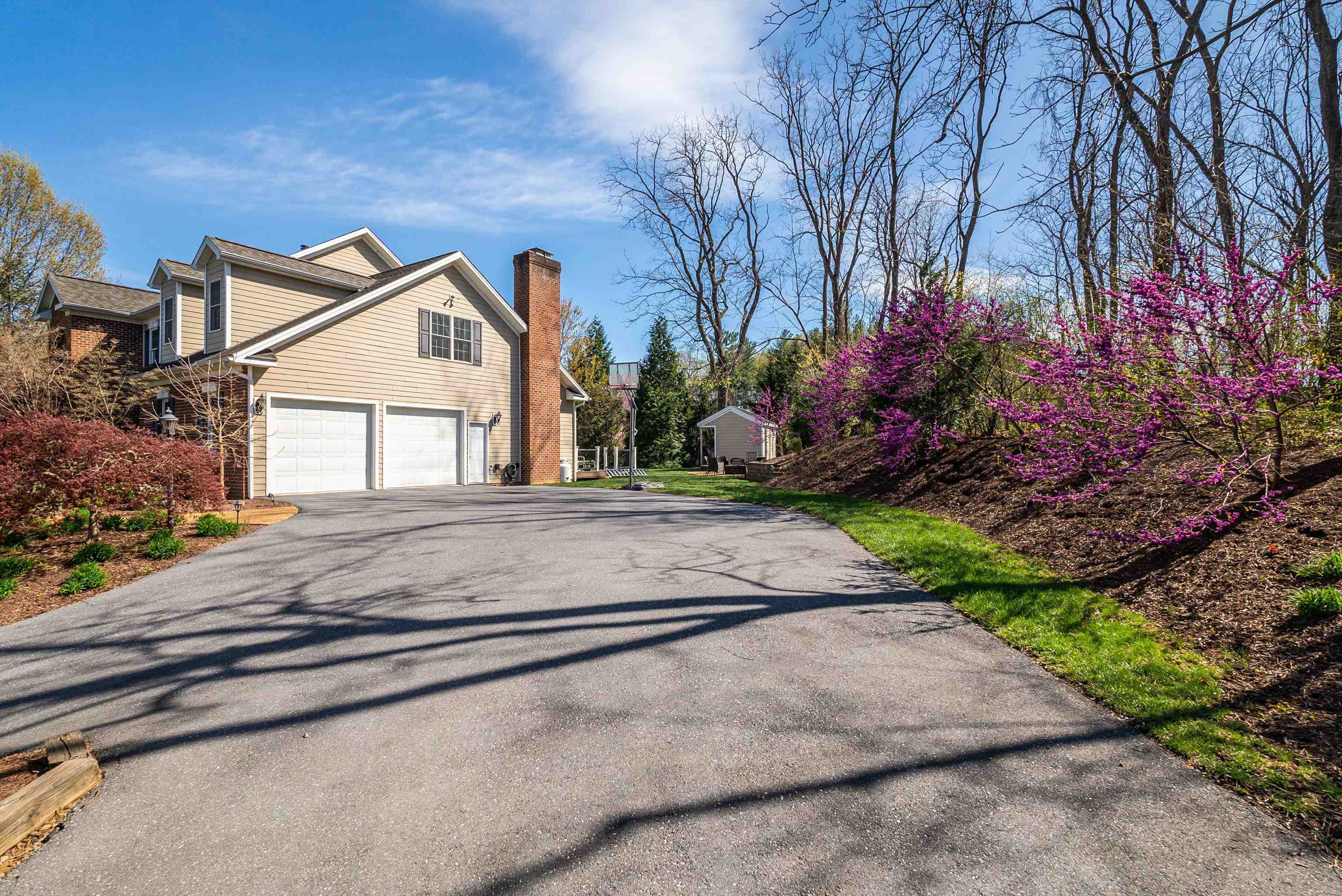 3525 TRAVELER RD, ROCKINGHAM, Virginia 22801, 4 Bedrooms Bedrooms, ,4 BathroomsBathrooms,Residential,3525 TRAVELER RD,665391 MLS # 665391