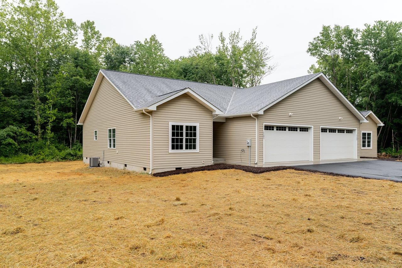 1101 ASPEN AVE, GROTTOES, Virginia 24441, 3 Bedrooms Bedrooms, ,2 BathroomsBathrooms,Residential,1101 ASPEN AVE,665392 MLS # 665392