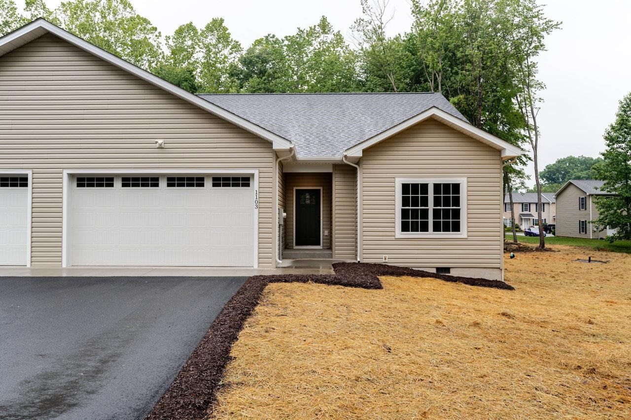 1103 ASPEN AVE, GROTTOES, Virginia 24441, 3 Bedrooms Bedrooms, ,2 BathroomsBathrooms,Residential,1103 ASPEN AVE,665393 MLS # 665393