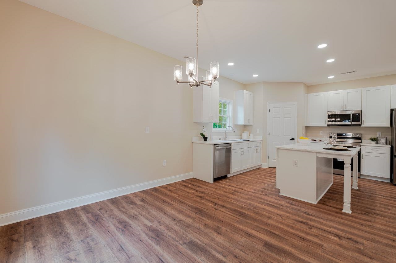 1103 ASPEN AVE, GROTTOES, Virginia 24441, 3 Bedrooms Bedrooms, ,2 BathroomsBathrooms,Residential,1103 ASPEN AVE,665393 MLS # 665393
