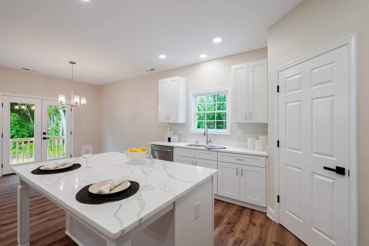 1103 ASPEN AVE, GROTTOES, Virginia 24441, 3 Bedrooms Bedrooms, ,2 BathroomsBathrooms,Residential,1103 ASPEN AVE,665393 MLS # 665393