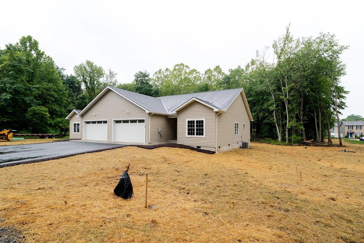 1103 ASPEN AVE, GROTTOES, Virginia 24441, 3 Bedrooms Bedrooms, ,2 BathroomsBathrooms,Residential,1103 ASPEN AVE,665393 MLS # 665393