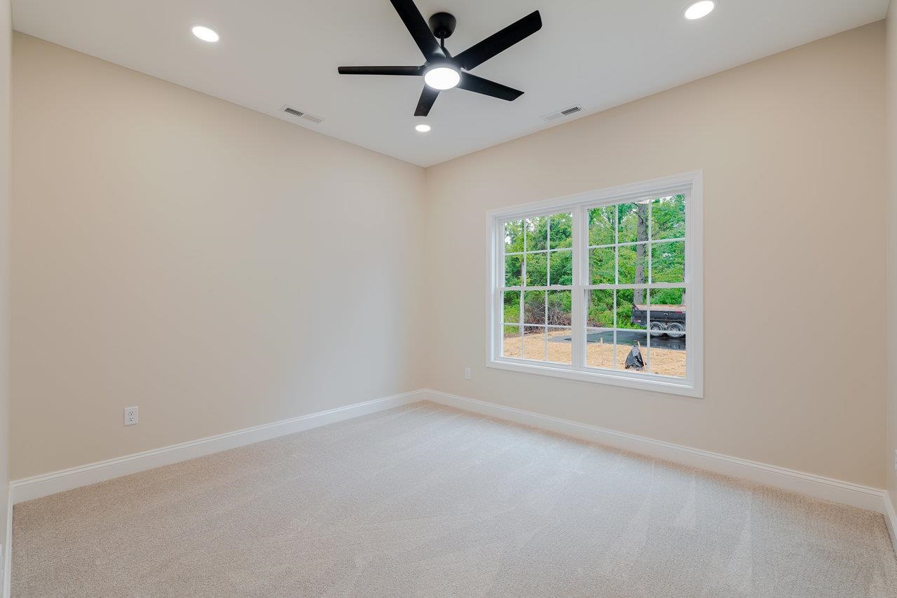 1103 ASPEN AVE, GROTTOES, Virginia 24441, 3 Bedrooms Bedrooms, ,2 BathroomsBathrooms,Residential,1103 ASPEN AVE,665393 MLS # 665393