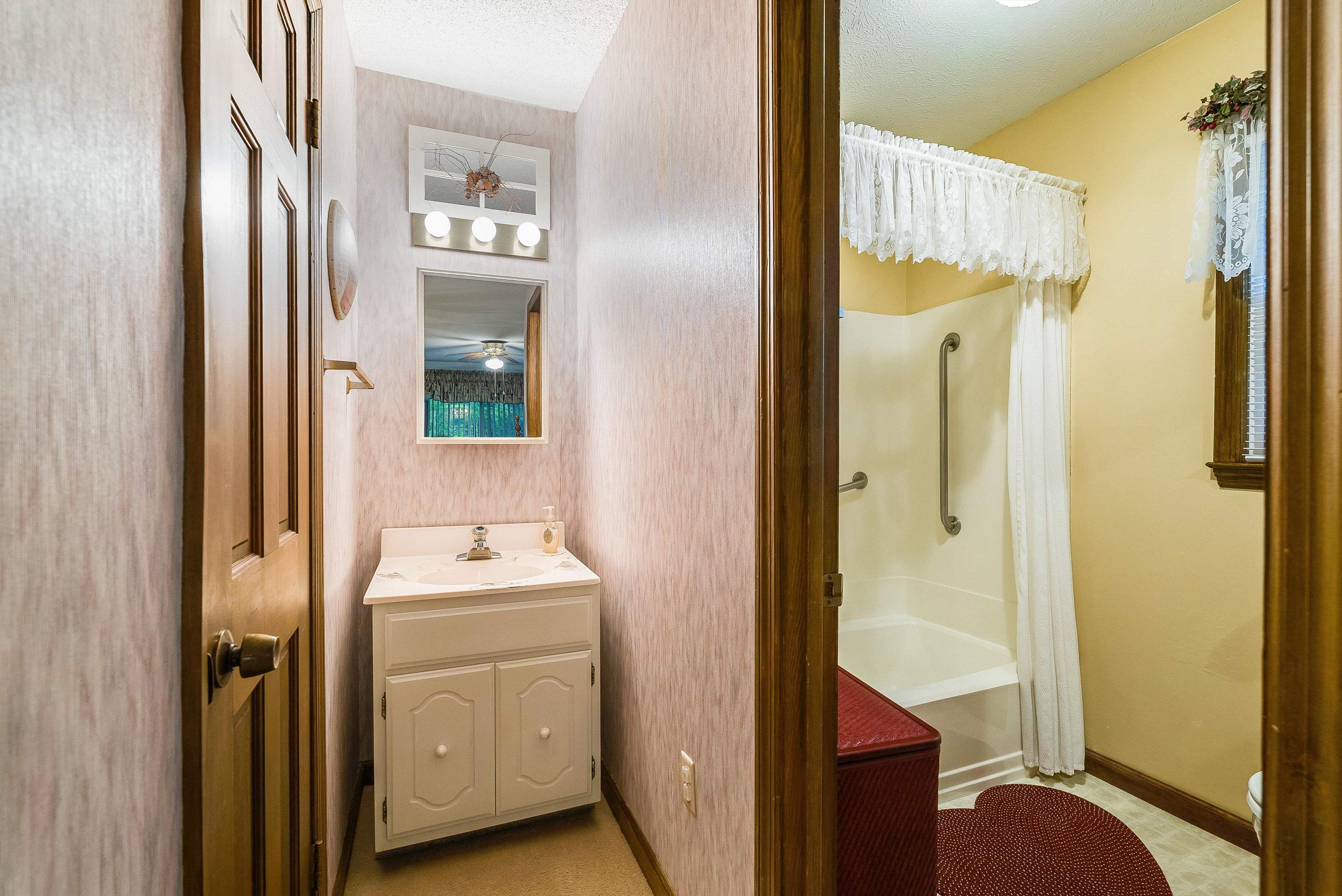 204 SPOTSWOOD LN, MCGAHEYSVILLE, Virginia 22840, 3 Bedrooms Bedrooms, ,3 BathroomsBathrooms,Residential,204 SPOTSWOOD LN,665396 MLS # 665396