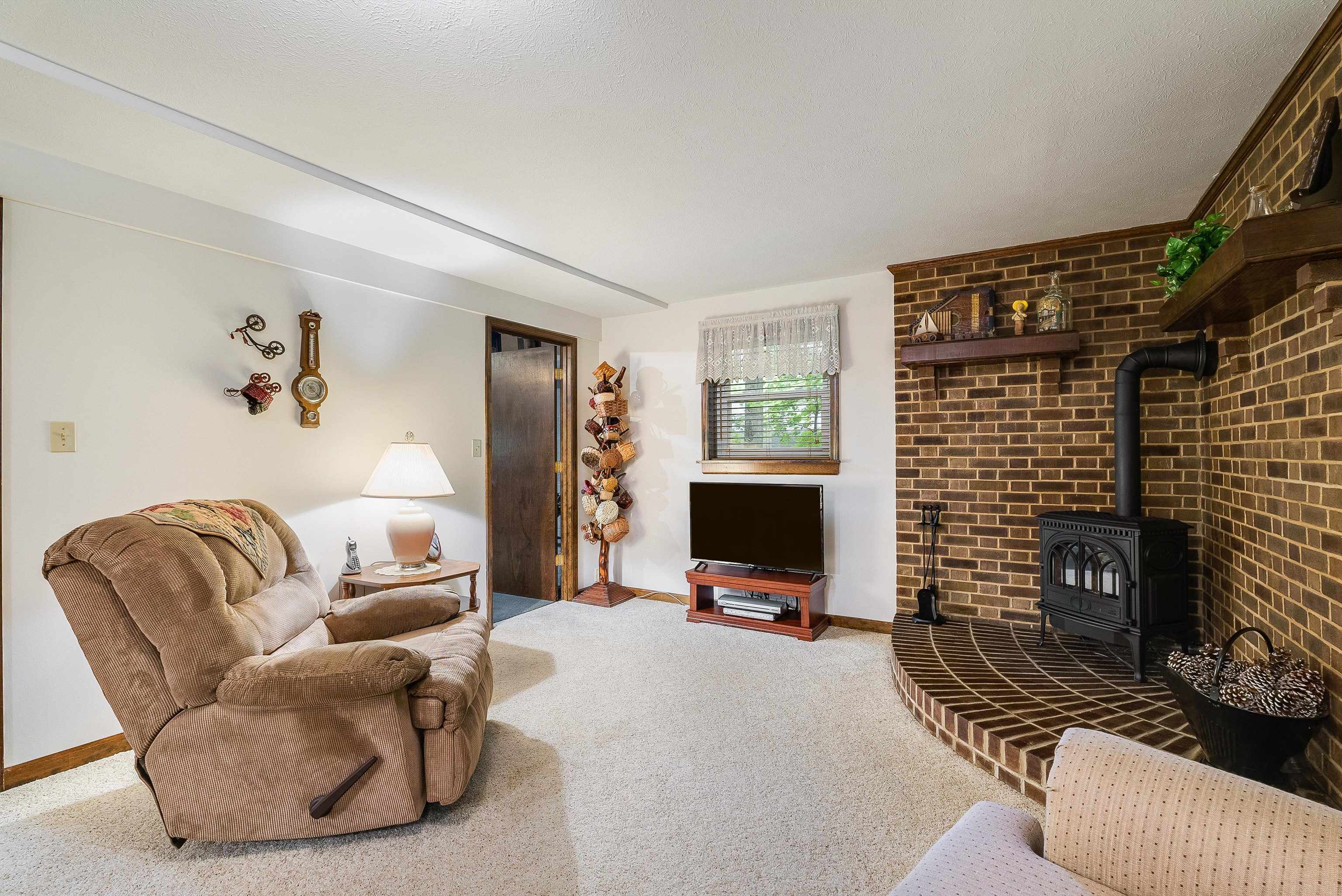 204 SPOTSWOOD LN, MCGAHEYSVILLE, Virginia 22840, 3 Bedrooms Bedrooms, ,3 BathroomsBathrooms,Residential,204 SPOTSWOOD LN,665396 MLS # 665396