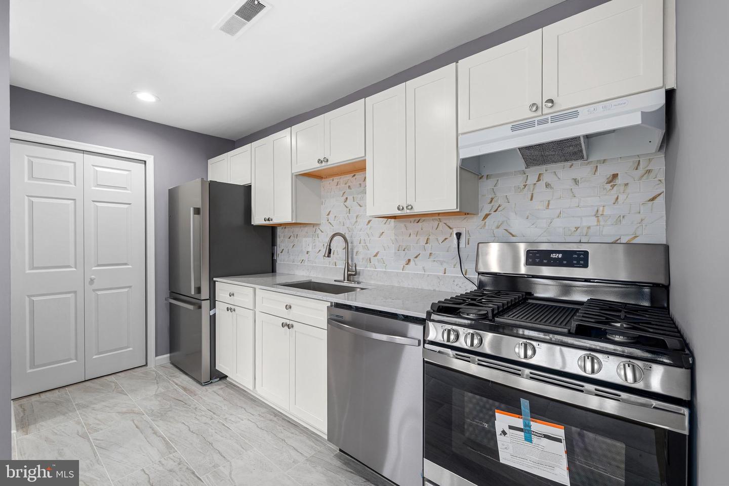 509 N ARMISTEAD ST #302, ALEXANDRIA, Virginia 22312, 2 Bedrooms Bedrooms, ,1 BathroomBathrooms,Residential,For sale,509 N ARMISTEAD ST #302,VAAX2042874 MLS # VAAX2042874