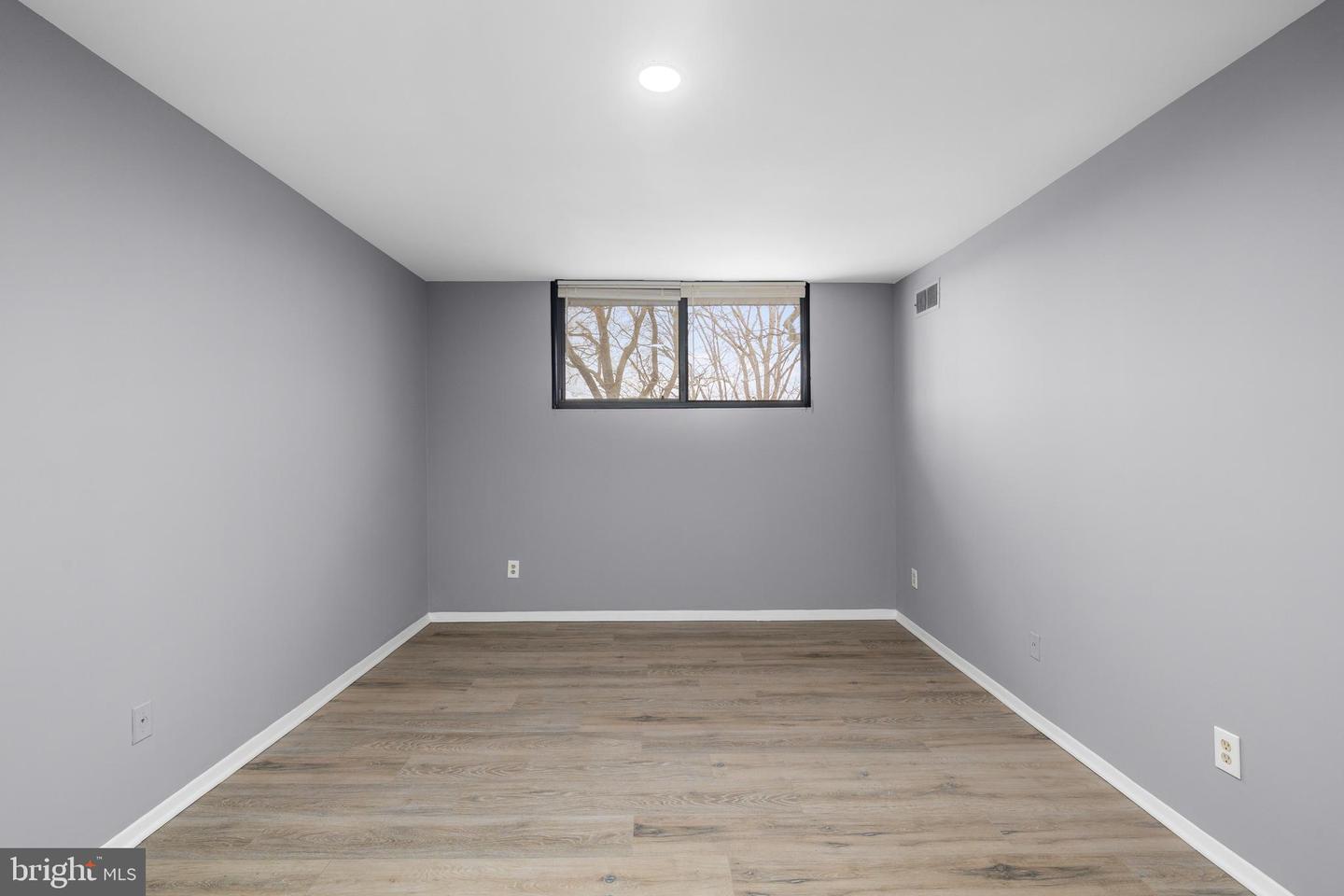 509 N ARMISTEAD ST #302, ALEXANDRIA, Virginia 22312, 2 Bedrooms Bedrooms, ,1 BathroomBathrooms,Residential,For sale,509 N ARMISTEAD ST #302,VAAX2042874 MLS # VAAX2042874