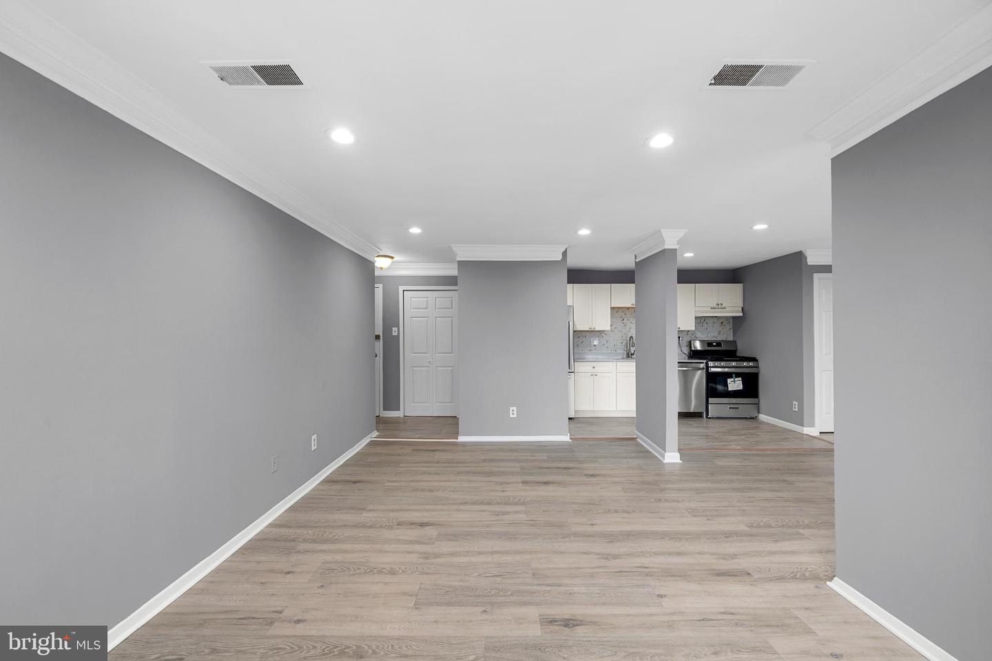 509 N ARMISTEAD ST #302, ALEXANDRIA, Virginia 22312, 2 Bedrooms Bedrooms, ,1 BathroomBathrooms,Residential,For sale,509 N ARMISTEAD ST #302,VAAX2042874 MLS # VAAX2042874