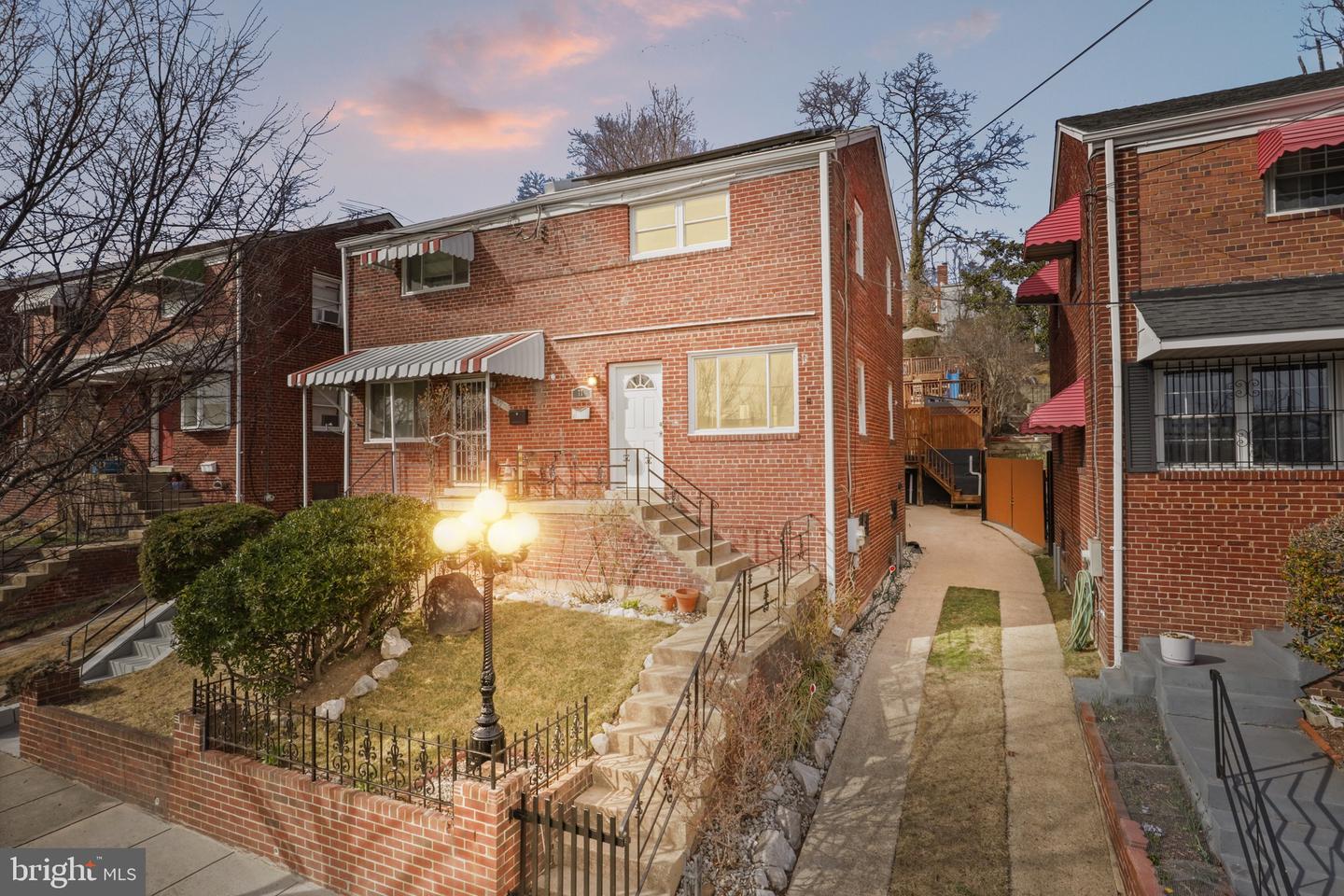 77 UNDERWOOD ST NW, WASHINGTON, District Of Columbia 20012, 4 Bedrooms Bedrooms, 4 Rooms Rooms,4 BathroomsBathrooms,Residential,For sale,77 UNDERWOOD ST NW,DCDC2197146 MLS # DCDC2197146