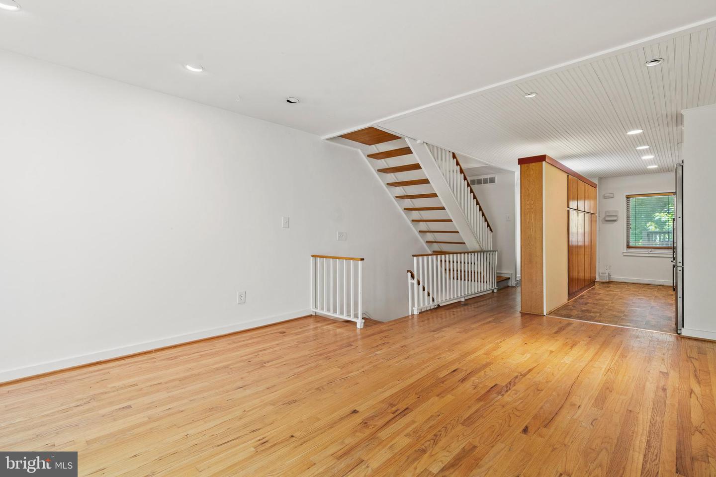 11493 WATERVIEW CLUSTER, RESTON, Virginia 20190, 3 Bedrooms Bedrooms, ,2 BathroomsBathrooms,Residential,For sale,11493 WATERVIEW CLUSTER,VAFX2237808 MLS # VAFX2237808