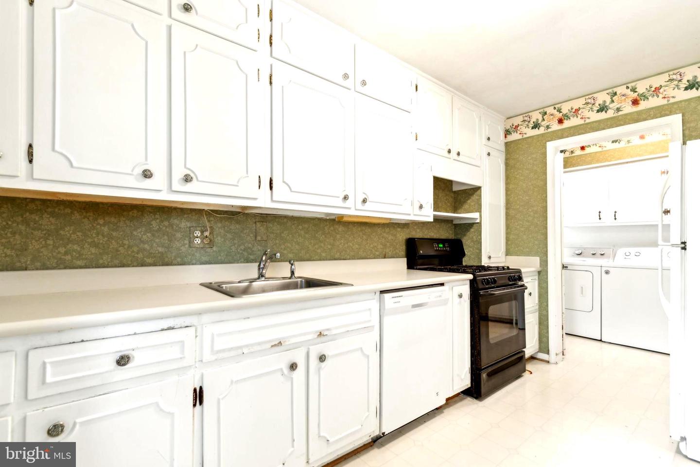 9005 LONGSTREET DR, MANASSAS, Virginia 20110, 3 Bedrooms Bedrooms, ,2 BathroomsBathrooms,Residential,For sale,9005 LONGSTREET DR,VAMN2008262 MLS # VAMN2008262