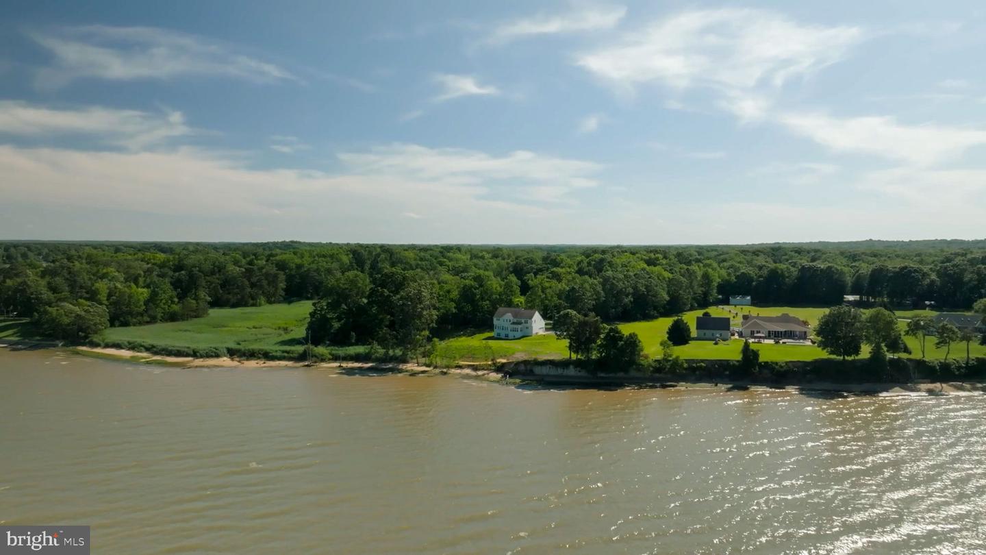 9129 PEBBLE BEACH LN, KING GEORGE, Virginia 22485, 6 Bedrooms Bedrooms, ,3 BathroomsBathrooms,Residential,For sale,9129 PEBBLE BEACH LN,VAKG2006376 MLS # VAKG2006376