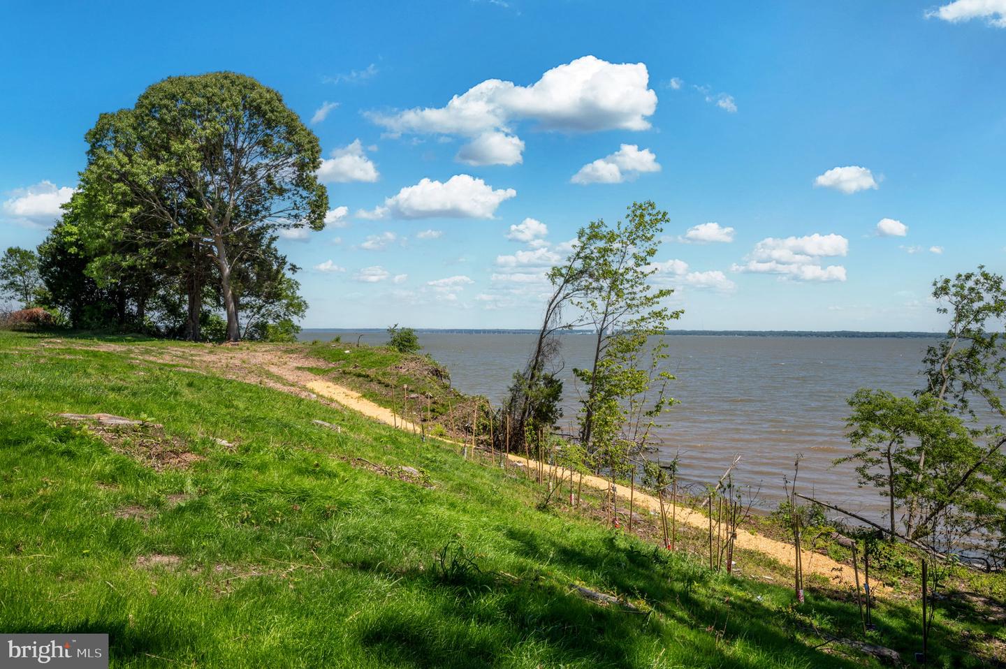 9129 PEBBLE BEACH LN, KING GEORGE, Virginia 22485, 6 Bedrooms Bedrooms, ,3 BathroomsBathrooms,Residential,For sale,9129 PEBBLE BEACH LN,VAKG2006376 MLS # VAKG2006376