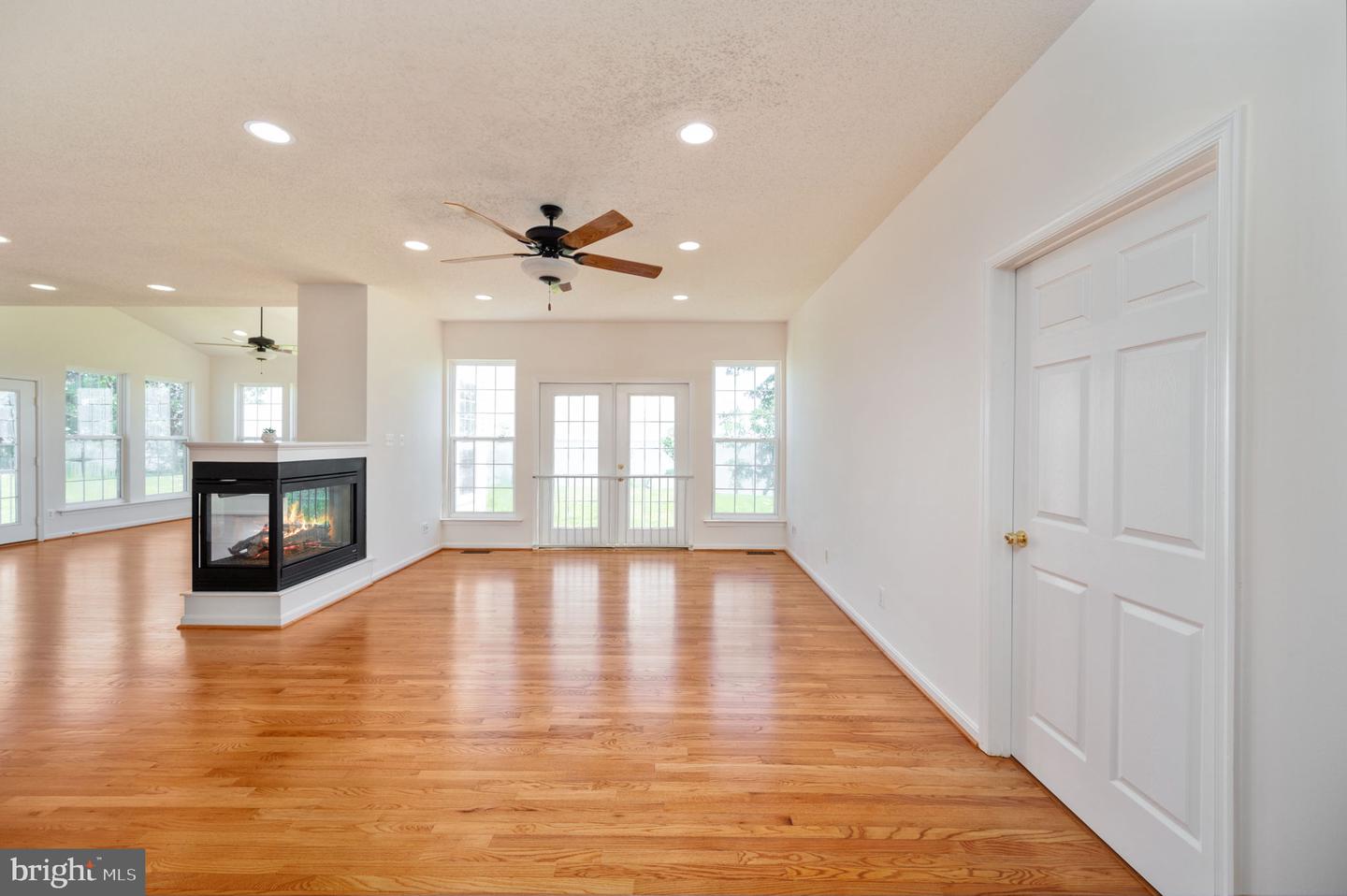 9129 PEBBLE BEACH LN, KING GEORGE, Virginia 22485, 6 Bedrooms Bedrooms, ,3 BathroomsBathrooms,Residential,For sale,9129 PEBBLE BEACH LN,VAKG2006376 MLS # VAKG2006376