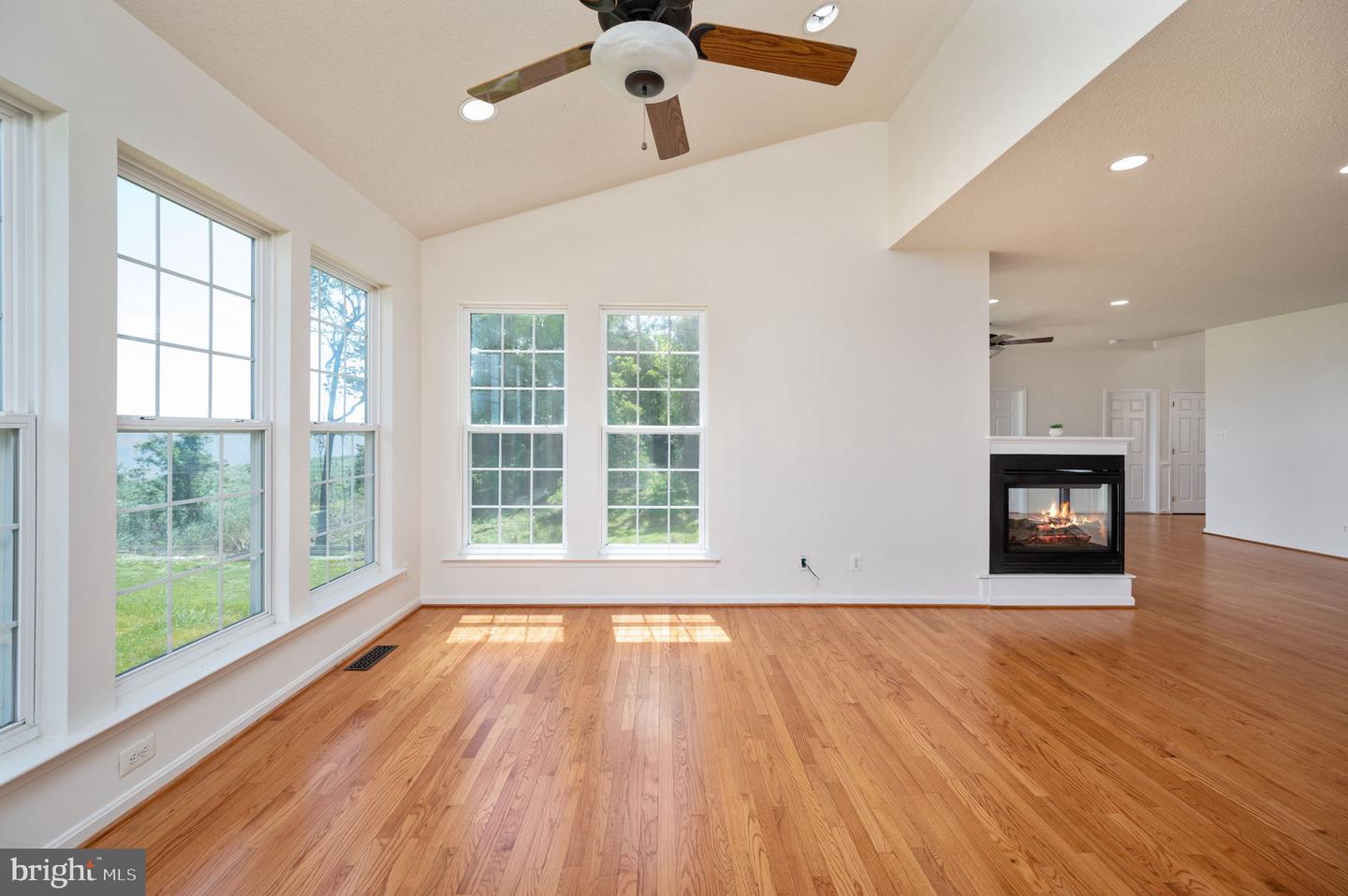 9129 PEBBLE BEACH LN, KING GEORGE, Virginia 22485, 6 Bedrooms Bedrooms, ,3 BathroomsBathrooms,Residential,For sale,9129 PEBBLE BEACH LN,VAKG2006376 MLS # VAKG2006376
