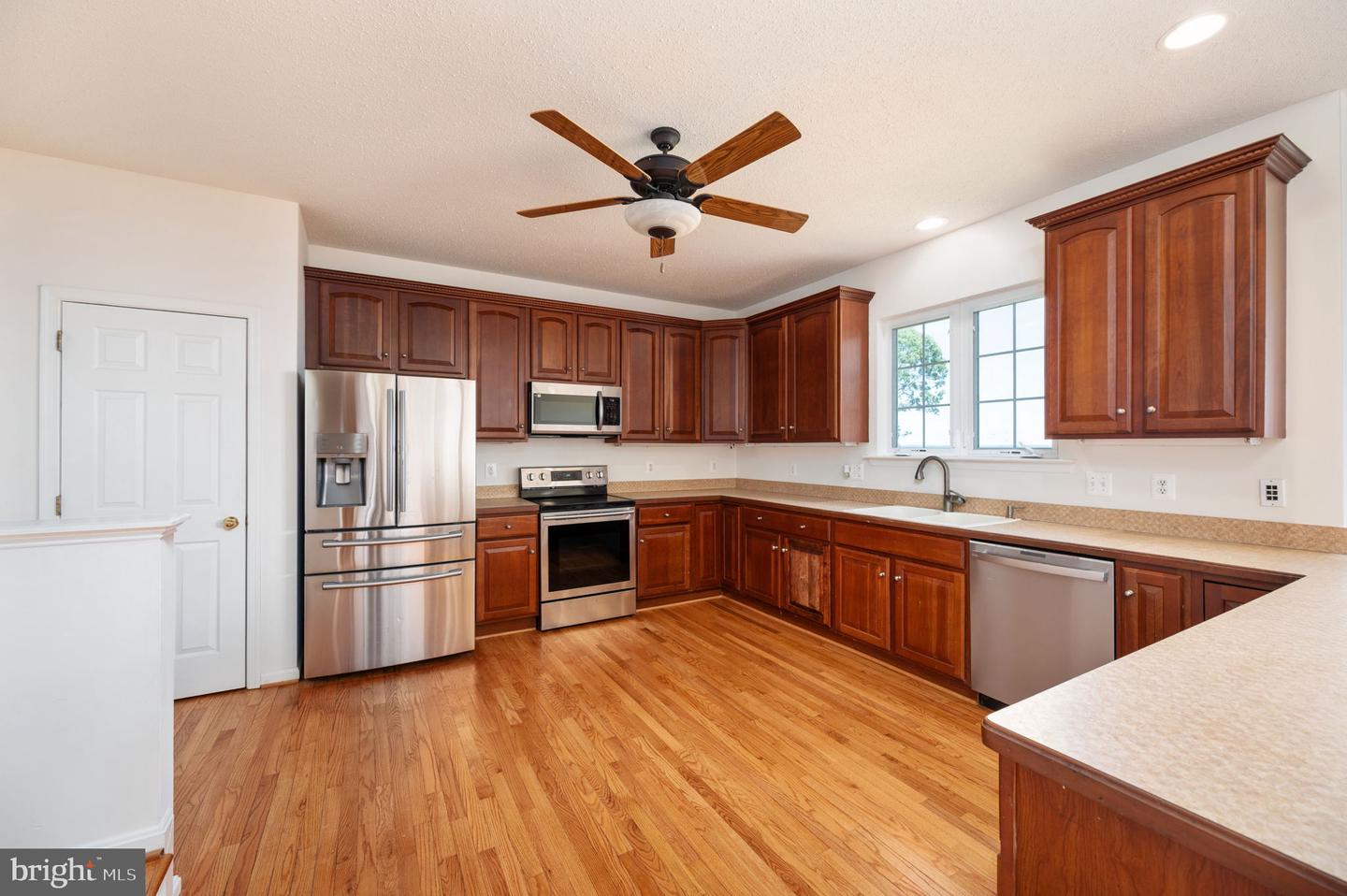 9129 PEBBLE BEACH LN, KING GEORGE, Virginia 22485, 6 Bedrooms Bedrooms, ,3 BathroomsBathrooms,Residential,For sale,9129 PEBBLE BEACH LN,VAKG2006376 MLS # VAKG2006376
