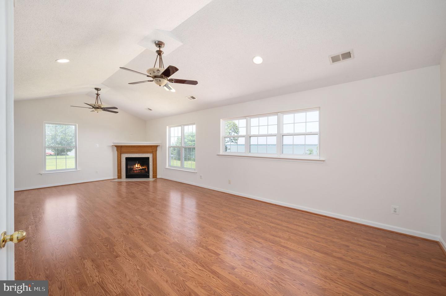9129 PEBBLE BEACH LN, KING GEORGE, Virginia 22485, 6 Bedrooms Bedrooms, ,3 BathroomsBathrooms,Residential,For sale,9129 PEBBLE BEACH LN,VAKG2006376 MLS # VAKG2006376