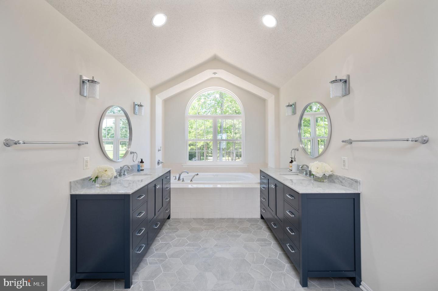 9129 PEBBLE BEACH LN, KING GEORGE, Virginia 22485, 6 Bedrooms Bedrooms, ,3 BathroomsBathrooms,Residential,For sale,9129 PEBBLE BEACH LN,VAKG2006376 MLS # VAKG2006376