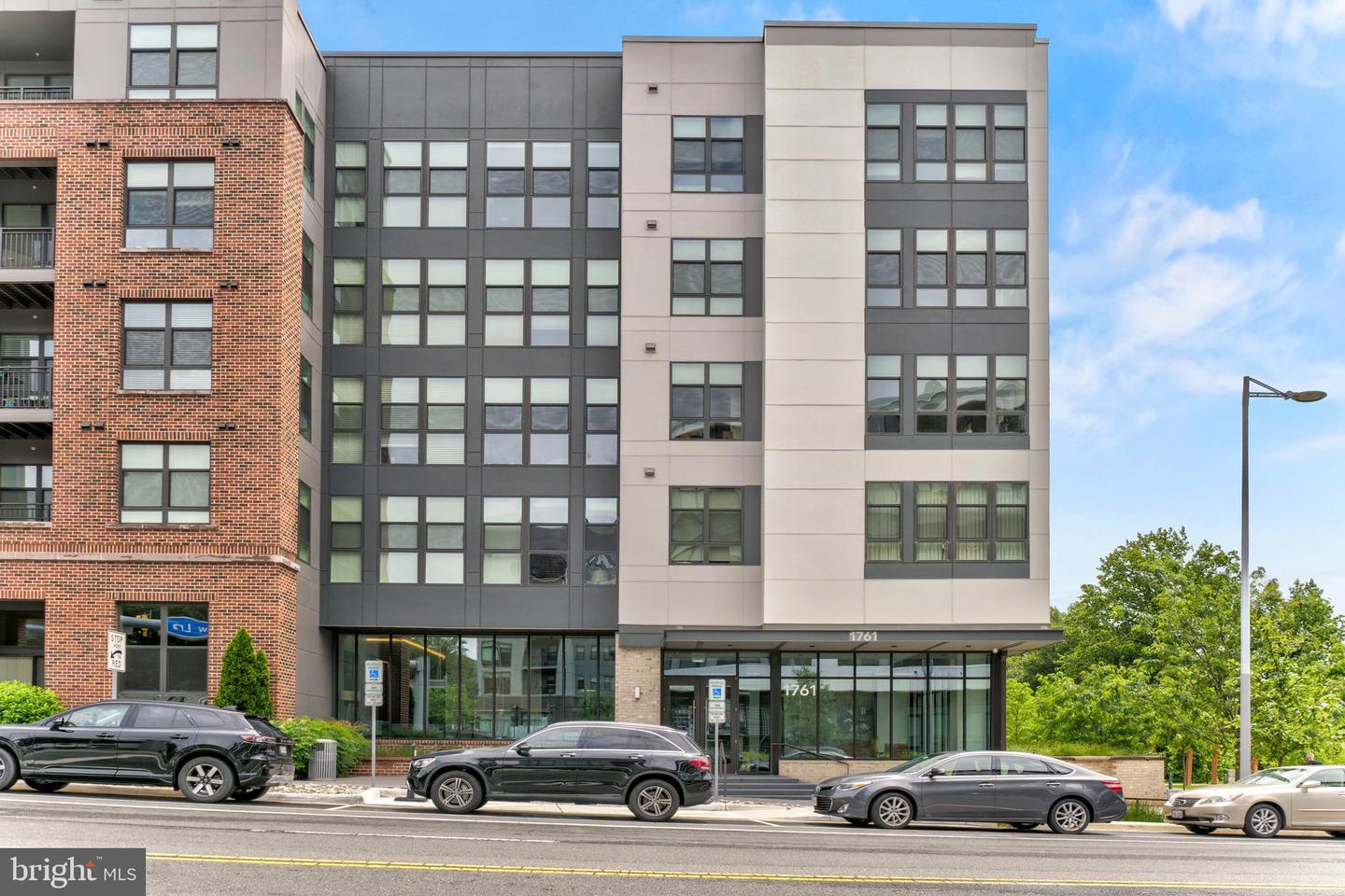 1761 OLD MEADOW RD #209, MCLEAN, Virginia 22102, 2 Bedrooms Bedrooms, ,1 BathroomBathrooms,Residential,For sale,1761 OLD MEADOW RD #209,VAFX2240720 MLS # VAFX2240720