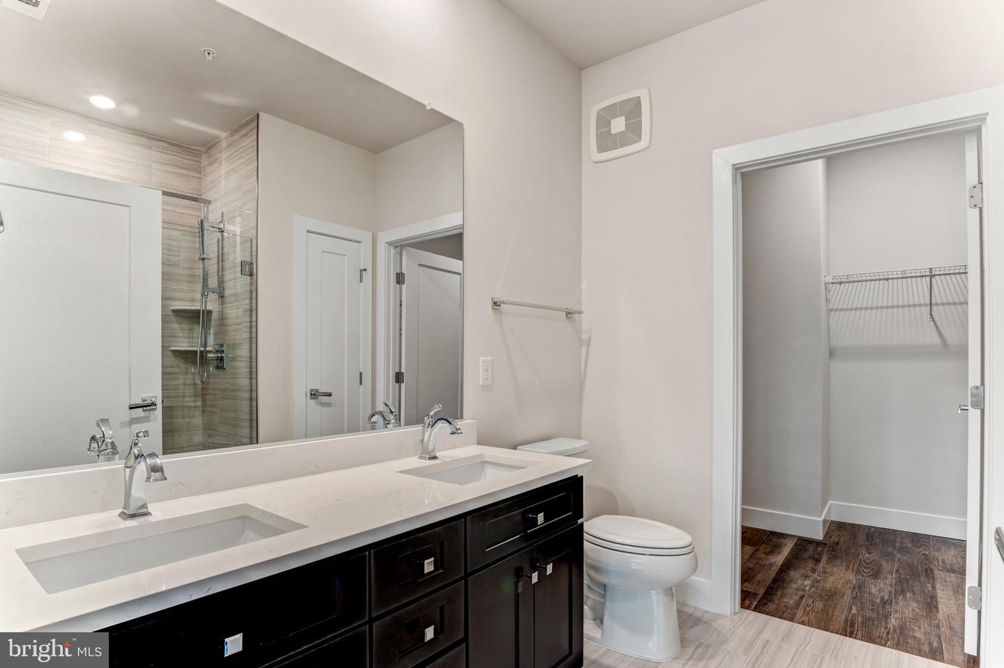 1761 OLD MEADOW RD #209, MCLEAN, Virginia 22102, 2 Bedrooms Bedrooms, ,1 BathroomBathrooms,Residential,For sale,1761 OLD MEADOW RD #209,VAFX2240720 MLS # VAFX2240720