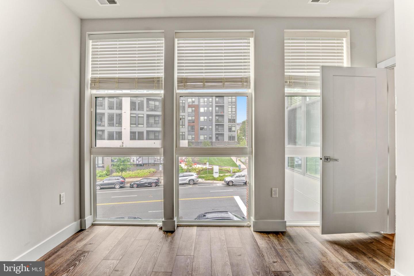 1761 OLD MEADOW RD #209, MCLEAN, Virginia 22102, 2 Bedrooms Bedrooms, ,1 BathroomBathrooms,Residential,For sale,1761 OLD MEADOW RD #209,VAFX2240720 MLS # VAFX2240720