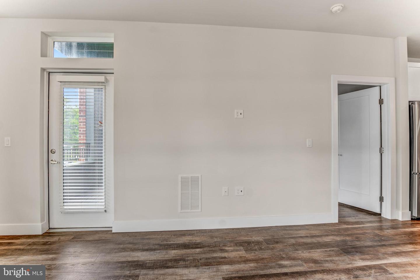 1761 OLD MEADOW RD #209, MCLEAN, Virginia 22102, 2 Bedrooms Bedrooms, ,1 BathroomBathrooms,Residential,For sale,1761 OLD MEADOW RD #209,VAFX2240720 MLS # VAFX2240720