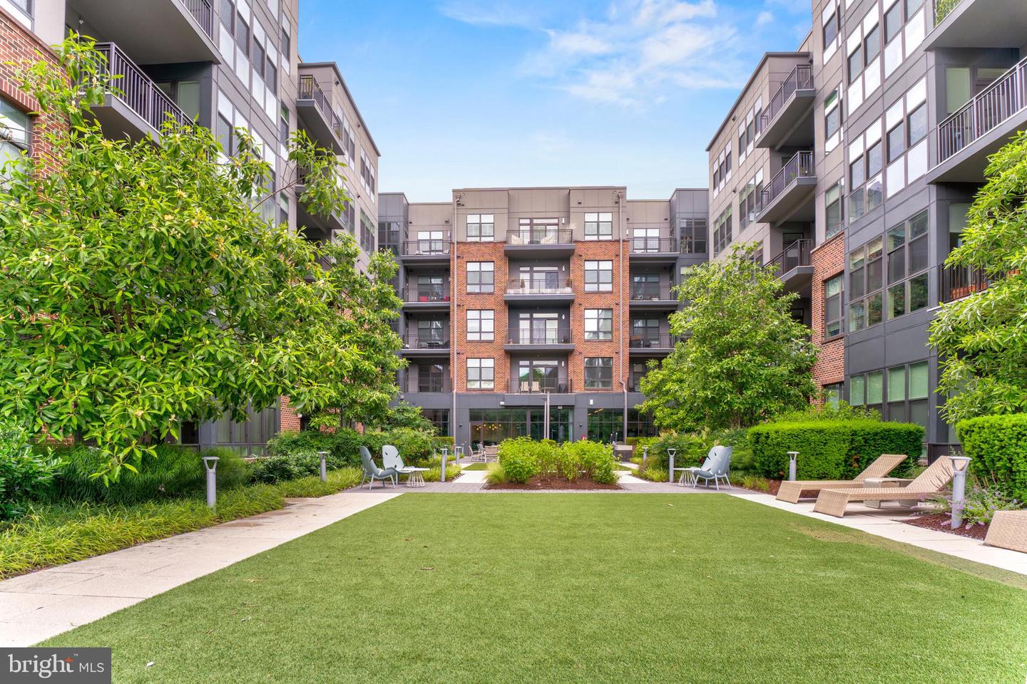 1761 OLD MEADOW RD #209, MCLEAN, Virginia 22102, 2 Bedrooms Bedrooms, ,1 BathroomBathrooms,Residential,For sale,1761 OLD MEADOW RD #209,VAFX2240720 MLS # VAFX2240720