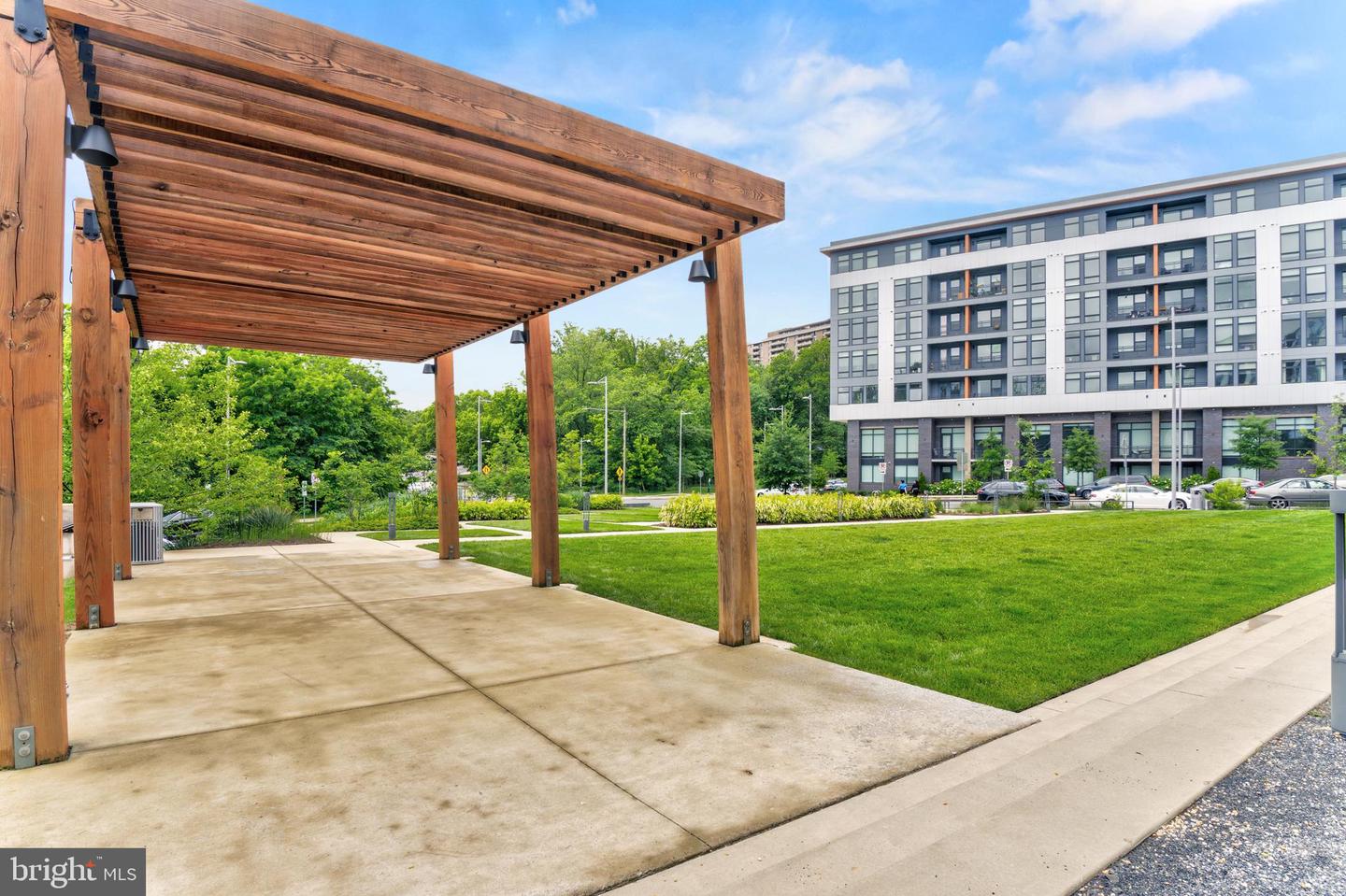 1761 OLD MEADOW RD #209, MCLEAN, Virginia 22102, 2 Bedrooms Bedrooms, ,1 BathroomBathrooms,Residential,For sale,1761 OLD MEADOW RD #209,VAFX2240720 MLS # VAFX2240720
