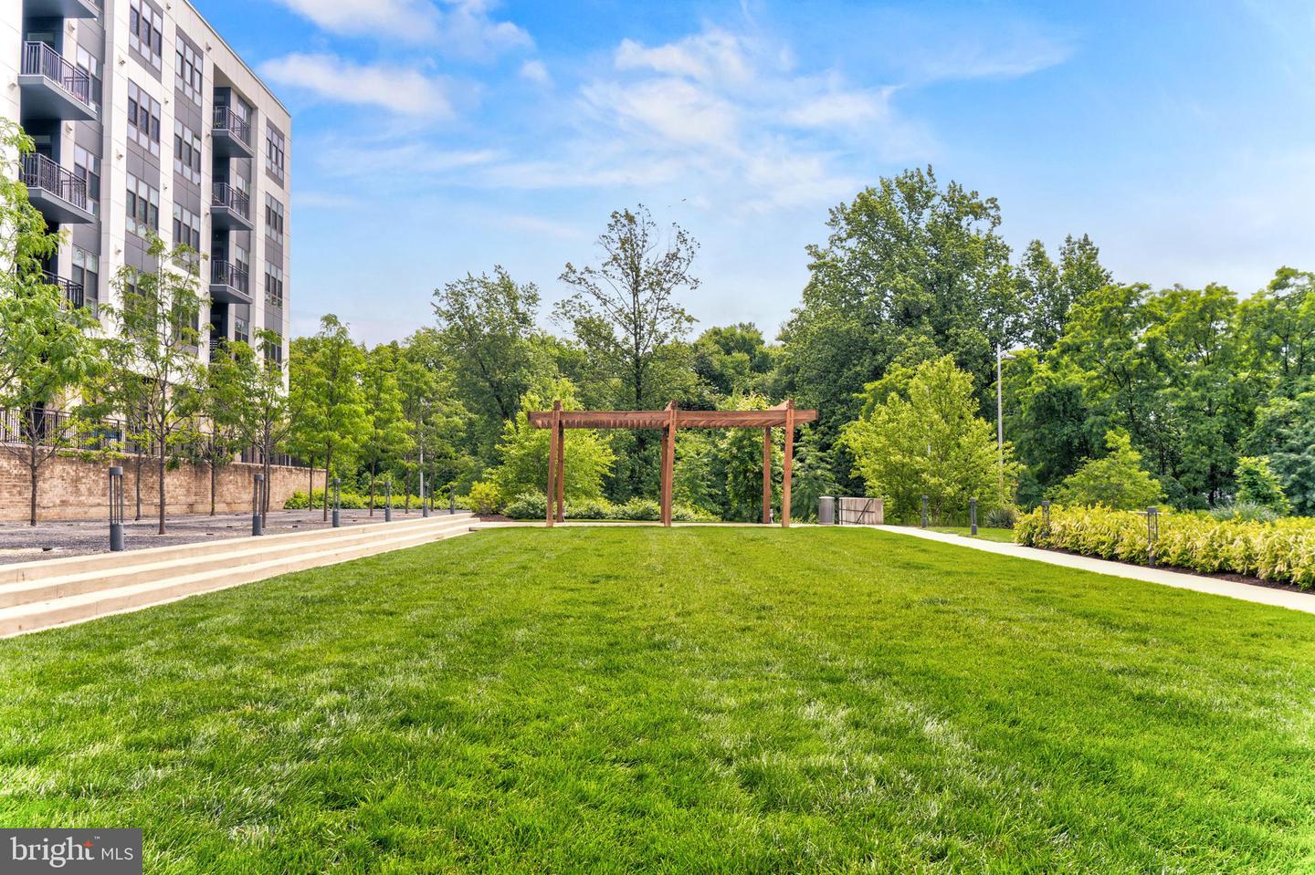 1761 OLD MEADOW RD #209, MCLEAN, Virginia 22102, 2 Bedrooms Bedrooms, ,1 BathroomBathrooms,Residential,For sale,1761 OLD MEADOW RD #209,VAFX2240720 MLS # VAFX2240720