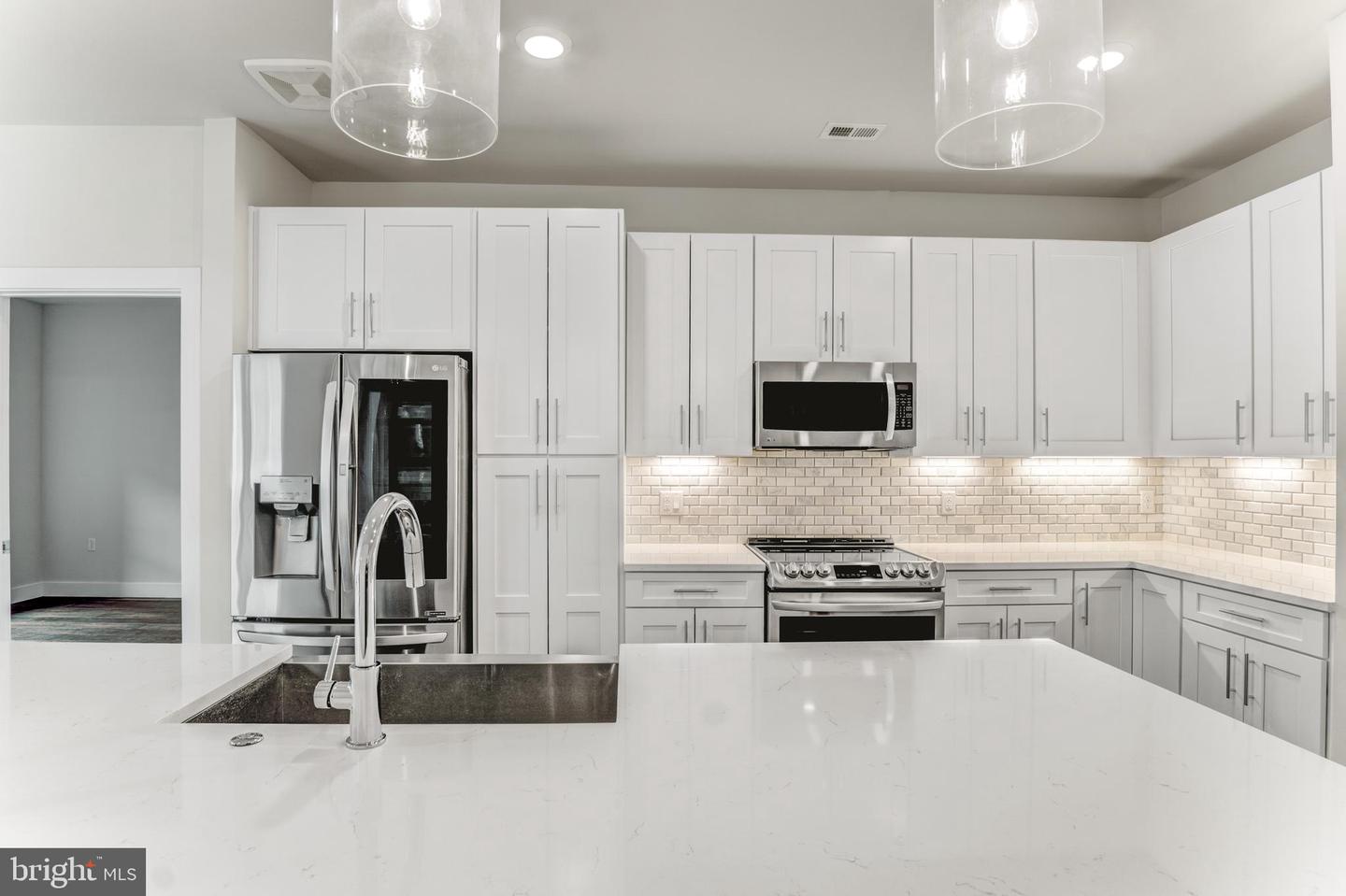 1761 OLD MEADOW RD #209, MCLEAN, Virginia 22102, 2 Bedrooms Bedrooms, ,1 BathroomBathrooms,Residential,For sale,1761 OLD MEADOW RD #209,VAFX2240720 MLS # VAFX2240720