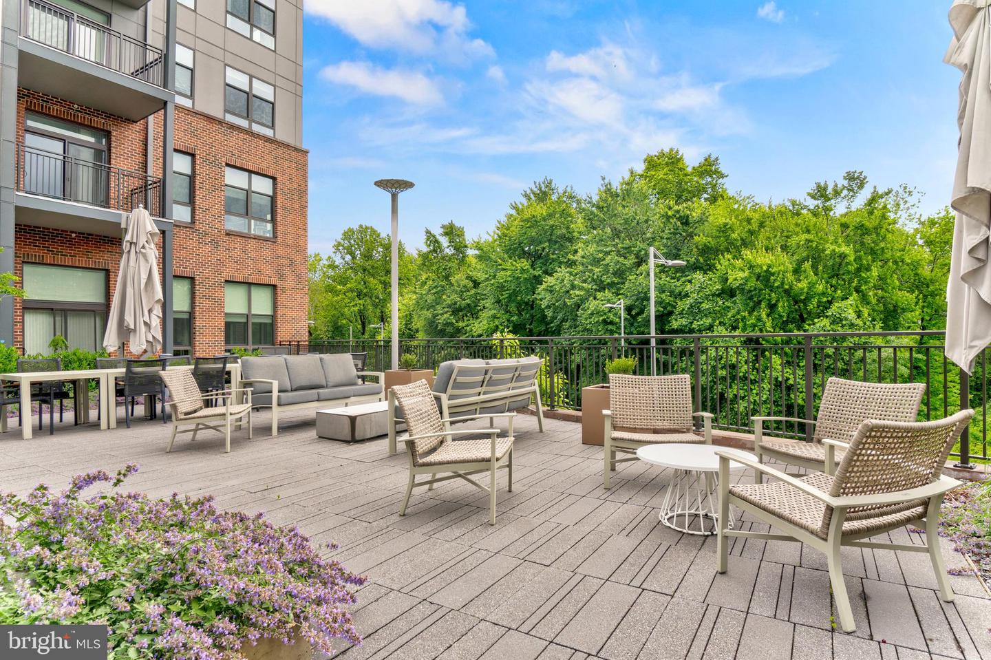 1761 OLD MEADOW RD #209, MCLEAN, Virginia 22102, 2 Bedrooms Bedrooms, ,1 BathroomBathrooms,Residential,For sale,1761 OLD MEADOW RD #209,VAFX2240720 MLS # VAFX2240720